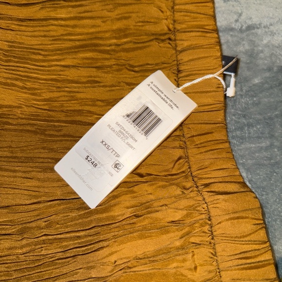 Elegant Brown Pleated Skirt - Picture 4 of 12